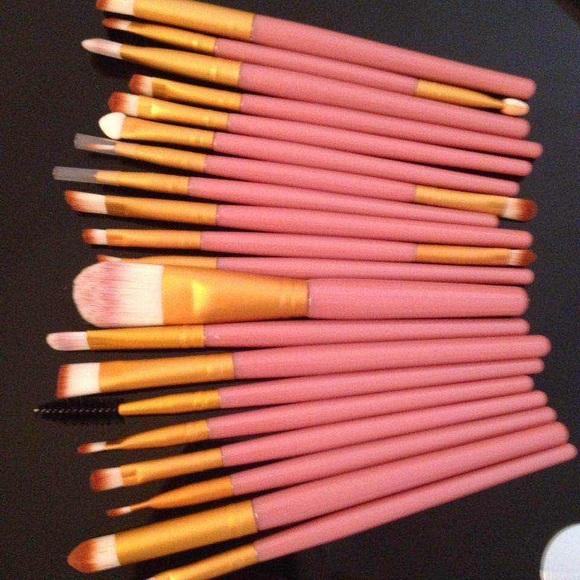 New Beauty Makeup Set - Picture 3 of 4